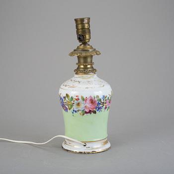 BORDSLAMPA, porslin, 1800-talets slut.