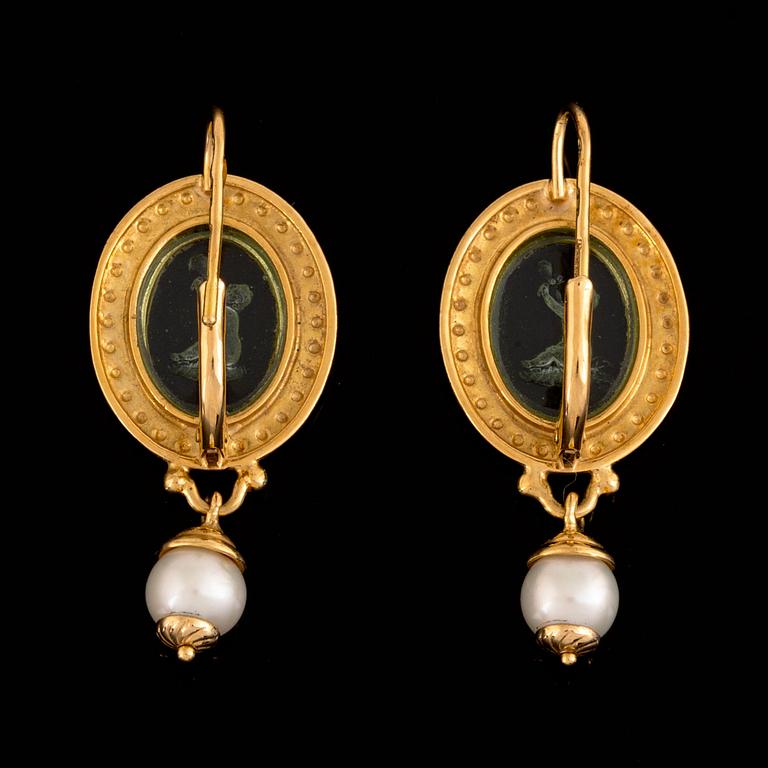 Tagliamonte earrings with intaglio and pearl.