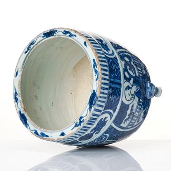 A blue and white tripod censer, Ming dynasty, Wanli (1572-1620).