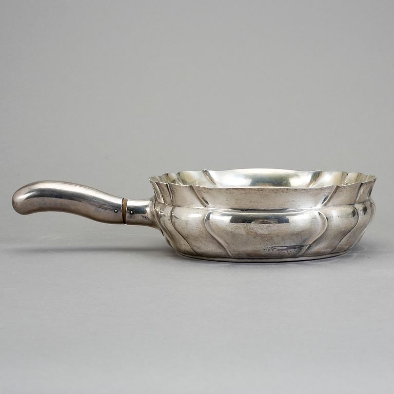 KAROTT, silver, S & M Benzen, Köpenhamn 1898. Vikt ca 794 gram.