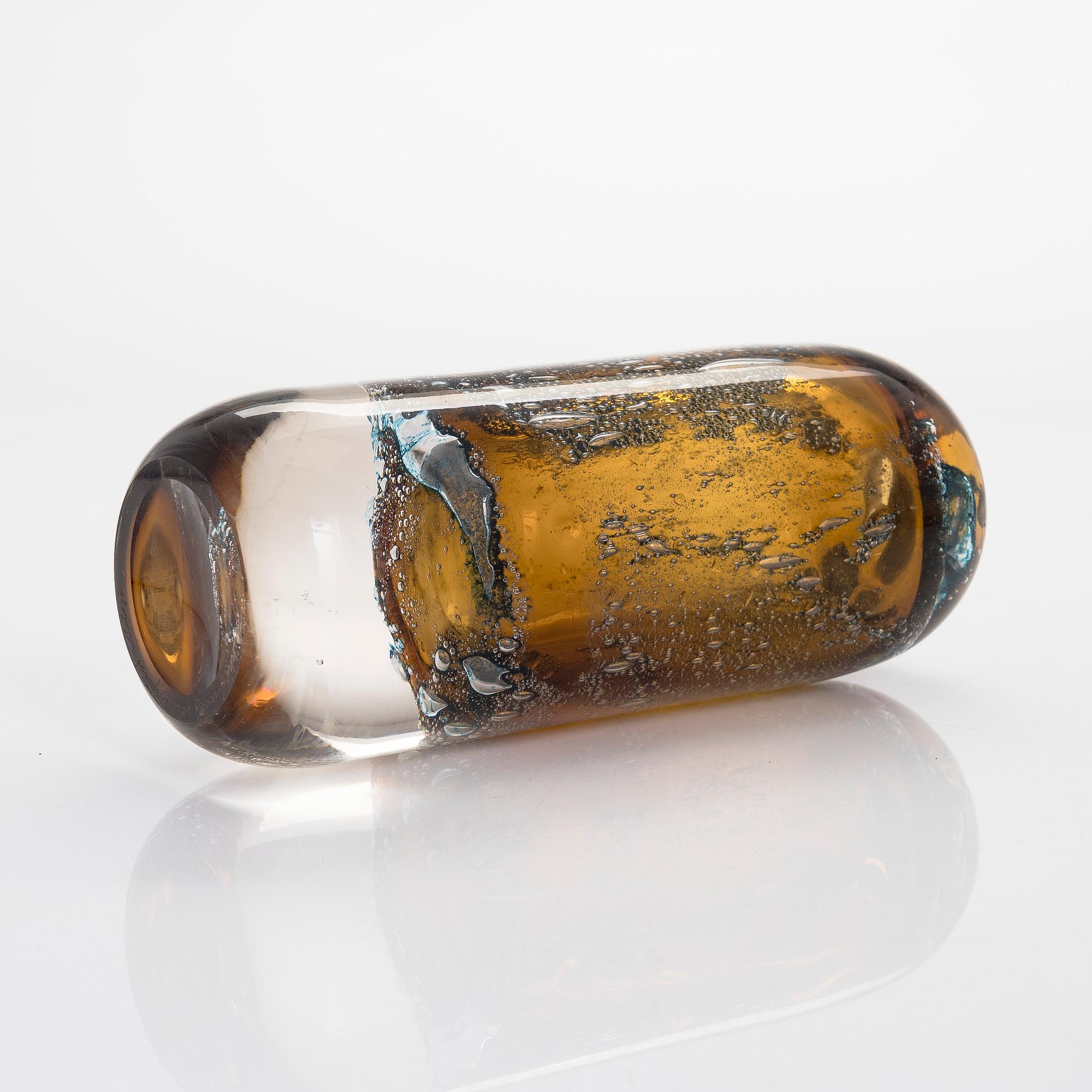 Heikki Orvola, A 'Vulcano' art glass vase, signed Heikki Orvola Nuutajärvi Notsjö. Designed 1974.