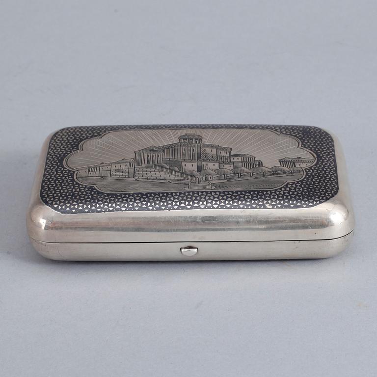 CIGARRETUI, silver, Ryssland, 1871. Tot vikt 177 gram.