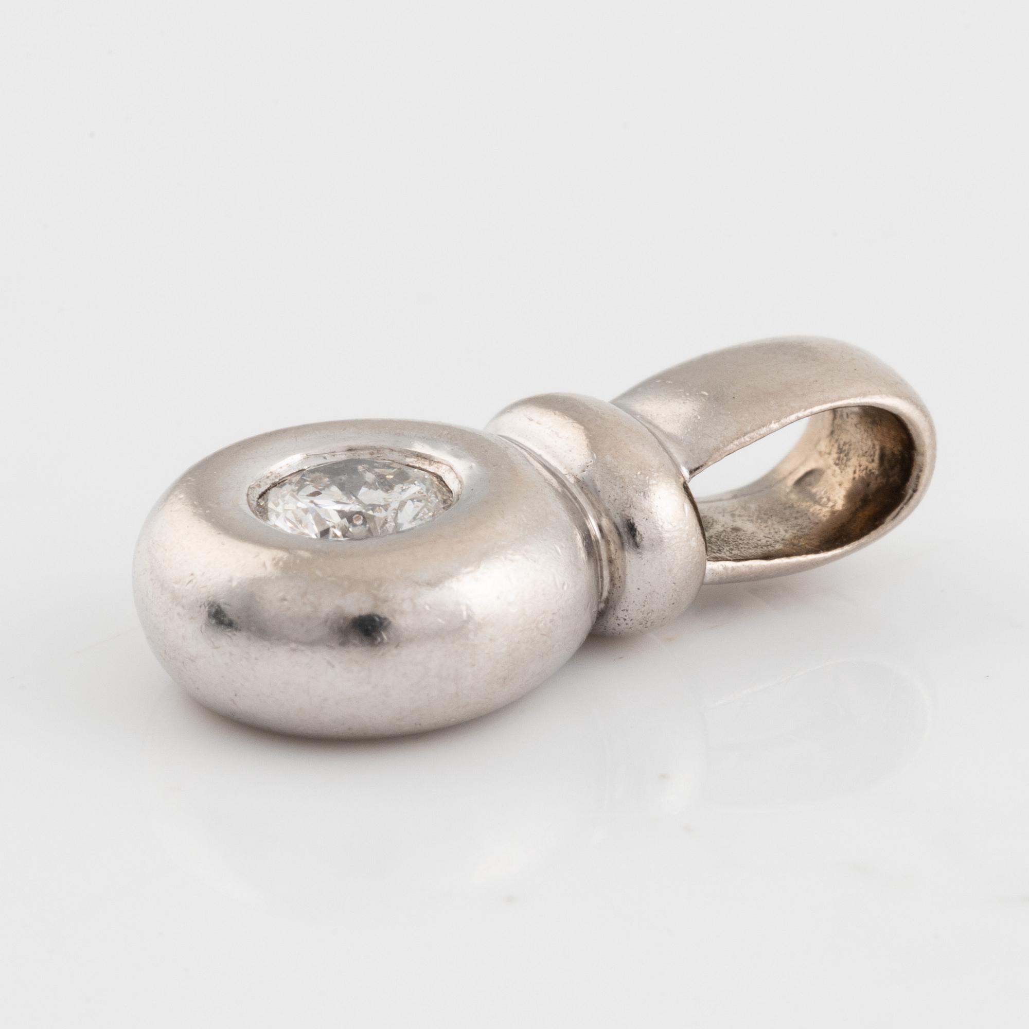 Hänge, 18K vitguld med briljantslipad diamant.