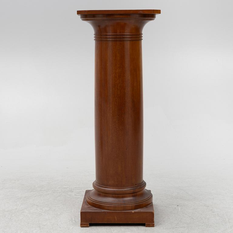 Pedestal, column-shaped, first half of the 20th Century.