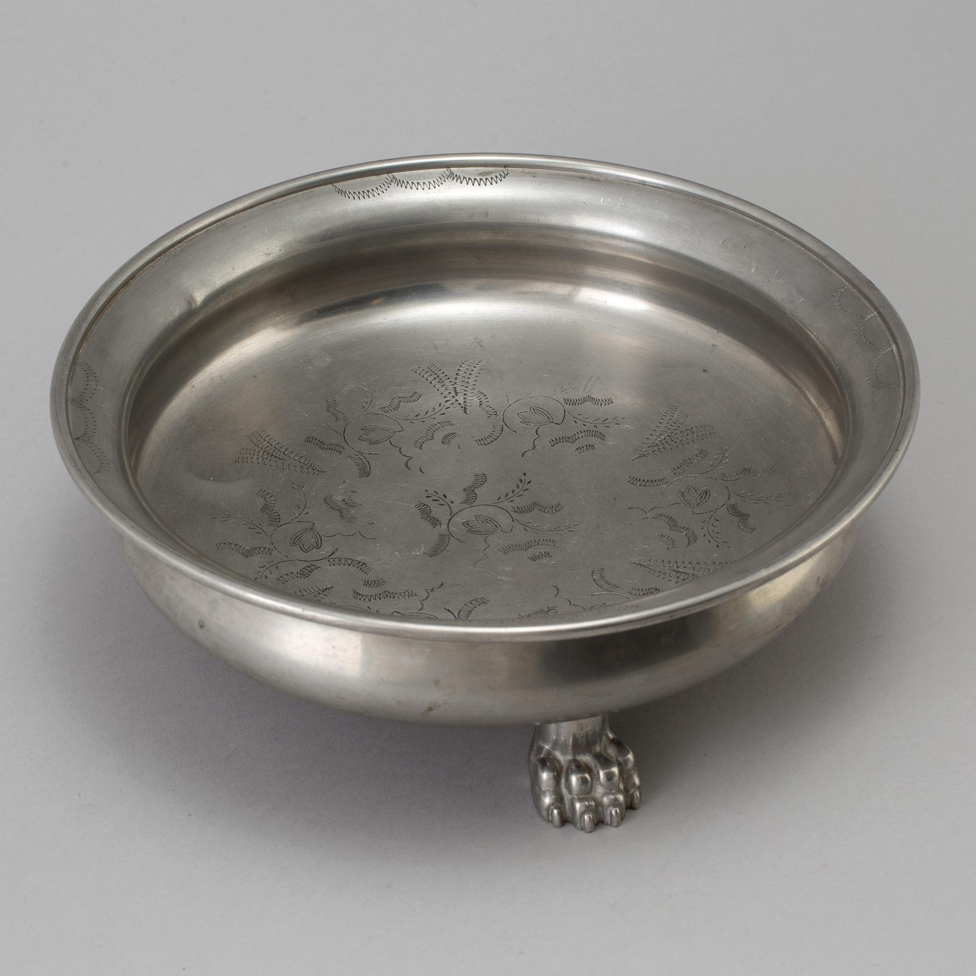A pewter bowl by Anna Petrus, Firma Svenskt Tenn, 1929.