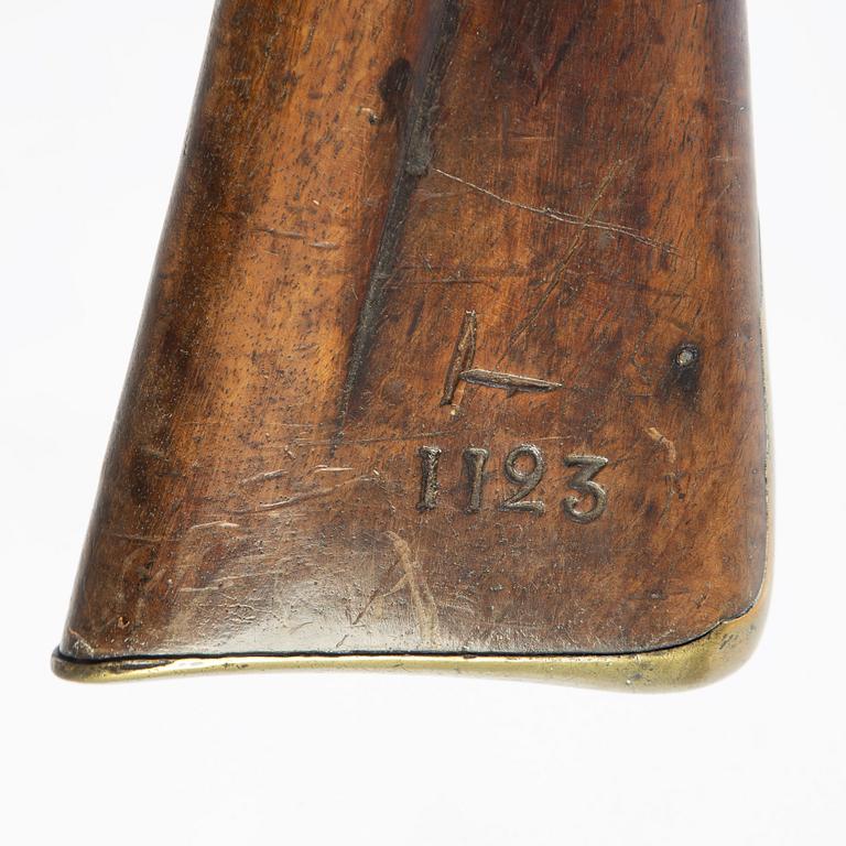 Flintlock rifle, British/Swedish, 18th century.