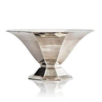 546. Wiwen Nilsson, a sterling silver bowl on foot, Lund, Sweden 1942.