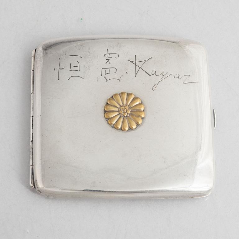 Etui, silver, Japan, 1900-talets första del. Vikt 112 gram.