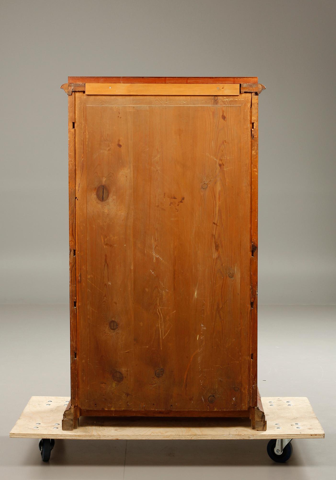 CHIFFONJÉ, senempire, 1800-talets andra hälft.