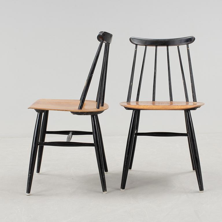 STOLAR, 2 st. "Fanett". Ilmari Tapiovaara, Edsbyverken. Modellen formgiven 1949.