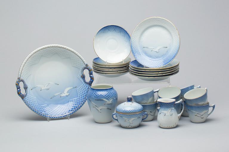 KAFFESERVIS, 29 delar, "Blå Måsen", porslin.