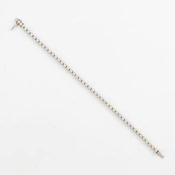 Tennis bracelet 18K white gold with brilliant-cut diamonds.