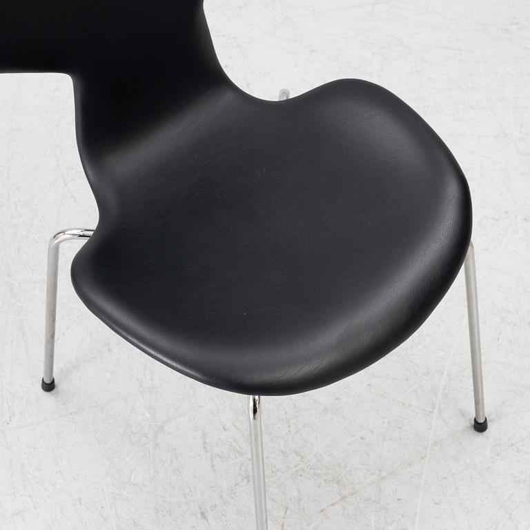 Arne Jacobsen, Chair, "Grand Prix", Fritz Hansen.