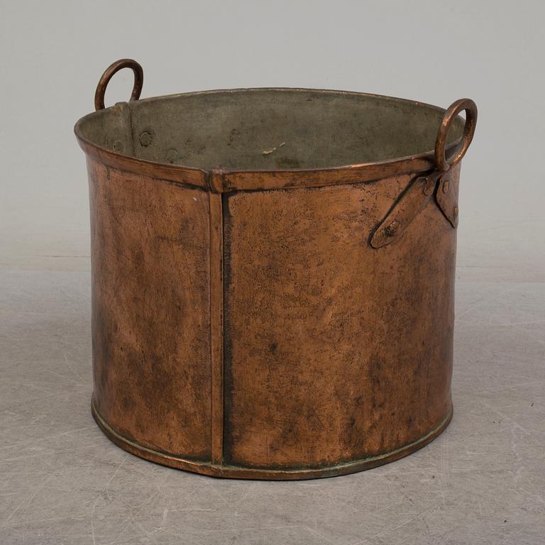 a copper barrel, 19th century.