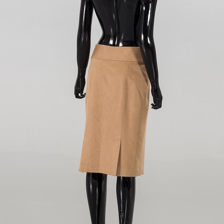 A RALPH LAUREN SKIRT.