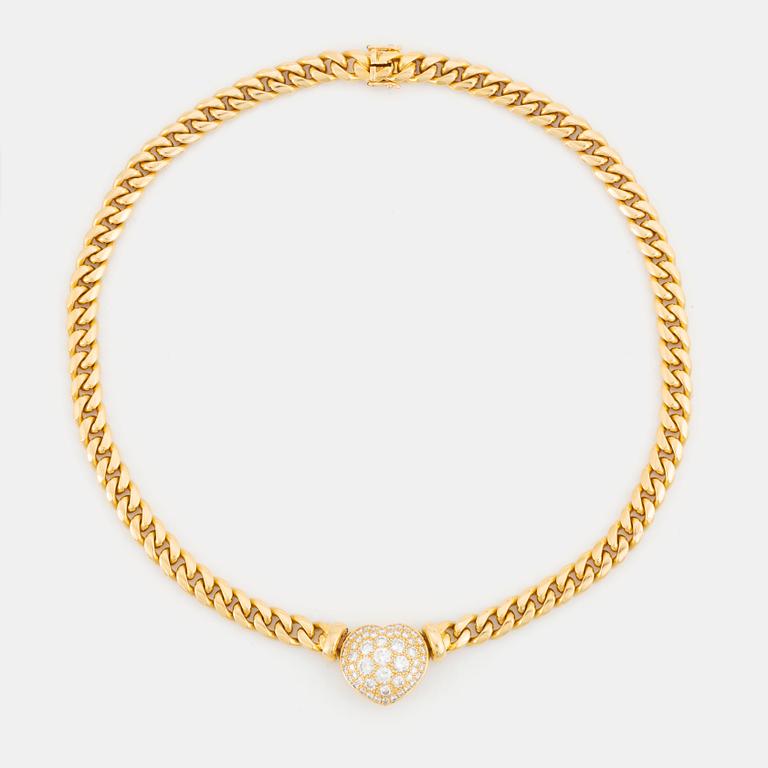 Collier 18K guld med runda briljantslipade diamanter.