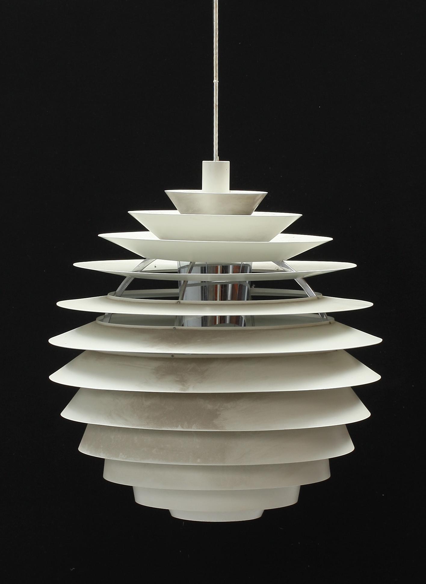 TAKLAMPA, "PH Globe", Poul Henningsen för Louis Poulsen. H 60.