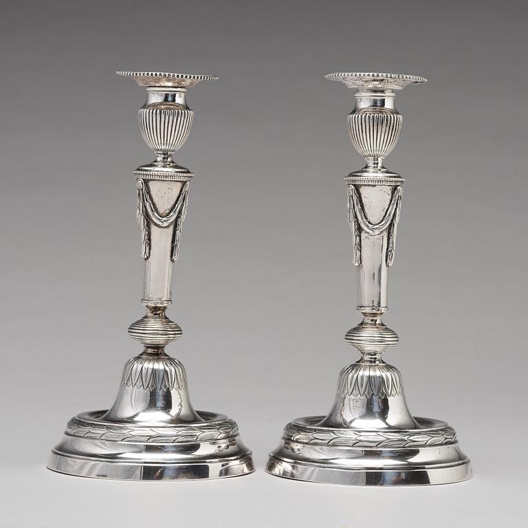 Olof Yttraeus, ljusstakar, ett par, silver, Uppsala 1785. Gustavianska.