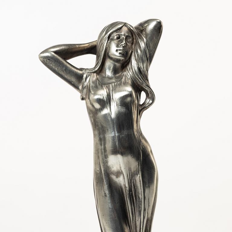 An Art Nouveau dish, WMF (Würtembergische Metallwarenfabrik), early 20th century.