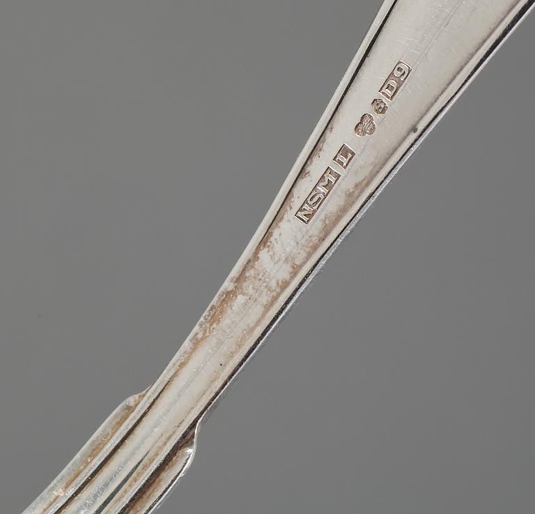 PARTI SILVER, 16 delar, mestadels Sverige, 1900-tal, vikt exklusive ljusstake 551 gram.