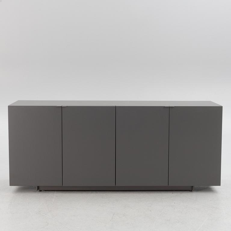 Rodolfo Dordoni, sidabord ur "Harvey line", Minotti.