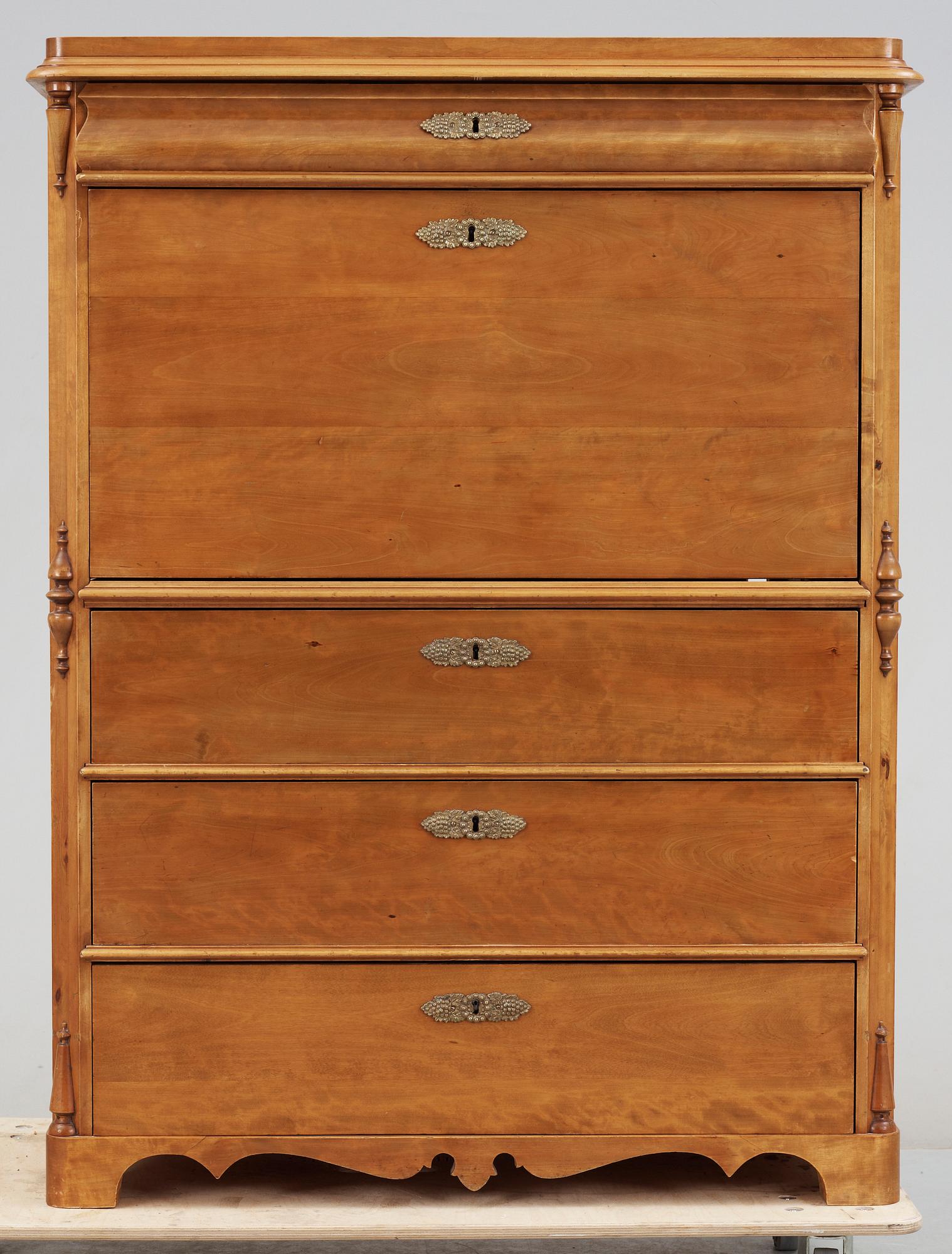 CHIFFONJE, nyrenässans, 1800-talets andra hälft.