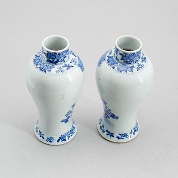 VASER, 1 par, porslin, Kina, 1800-/1900-tal.