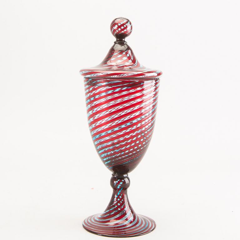 An Italian Murano glass goblet.