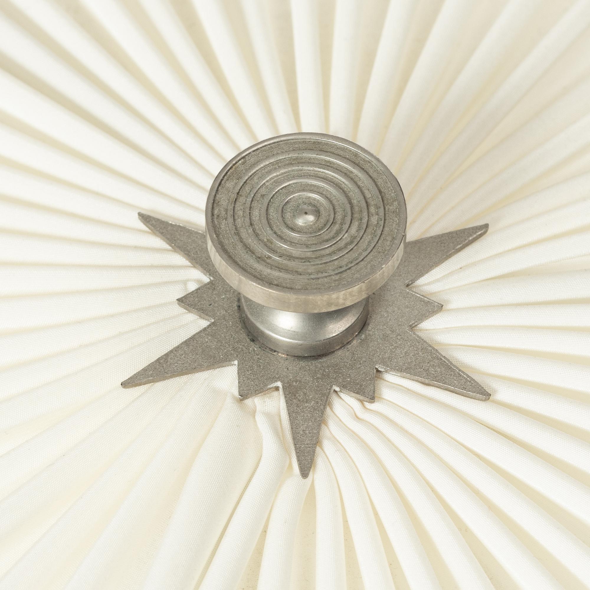 Harald Notini, bordslampa, modell "6932", Arvid Böhlmarks Lampfabrik, Stockholm, 1920-tal.