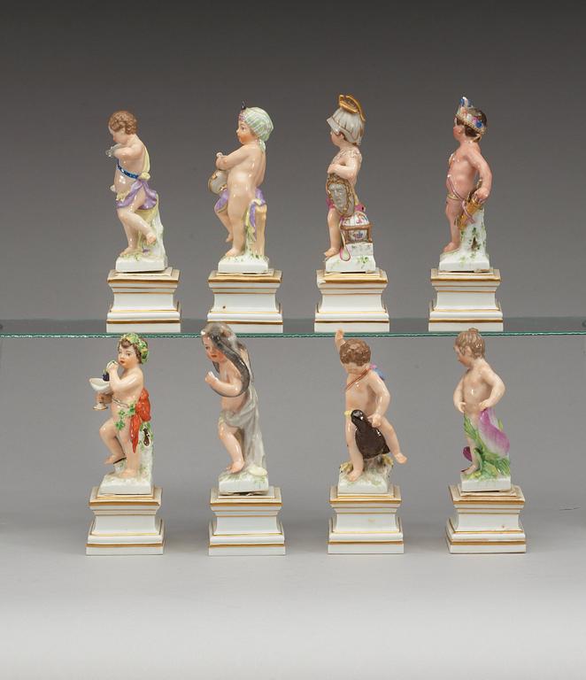 FIGURINER, åtta stycken, porslin. Berlin, omkring 1800.