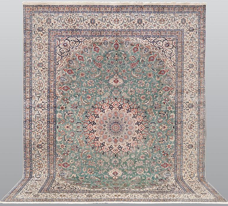A part silk Nain carpet, so-called 6LAA, approx. 408 x 305 cm.
