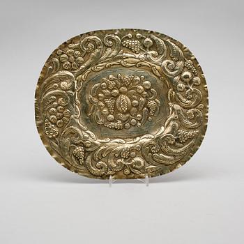 PRESENTERFAT, mässing, barock, 1600-/1700-tal.