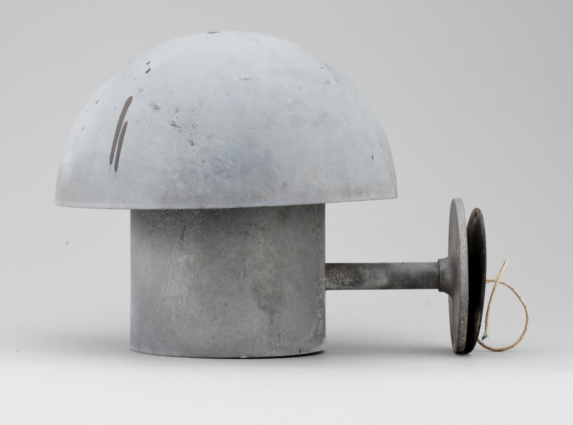 LOUIS POULSEN, ett par, ytterbelysning för vägg, 1900-talets andra hälft.