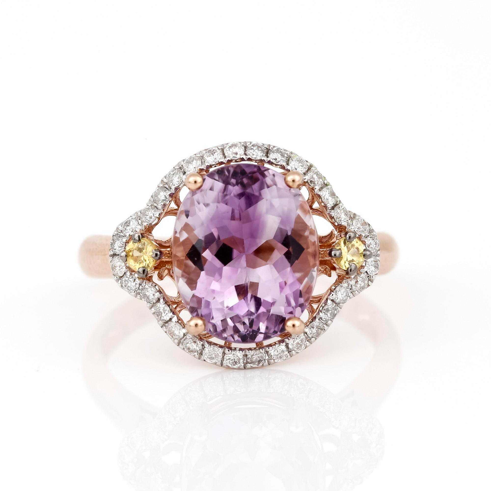 RING, 14K guld med ametist, gula safirer och diamanter. Total vikt ca 3 gram.
