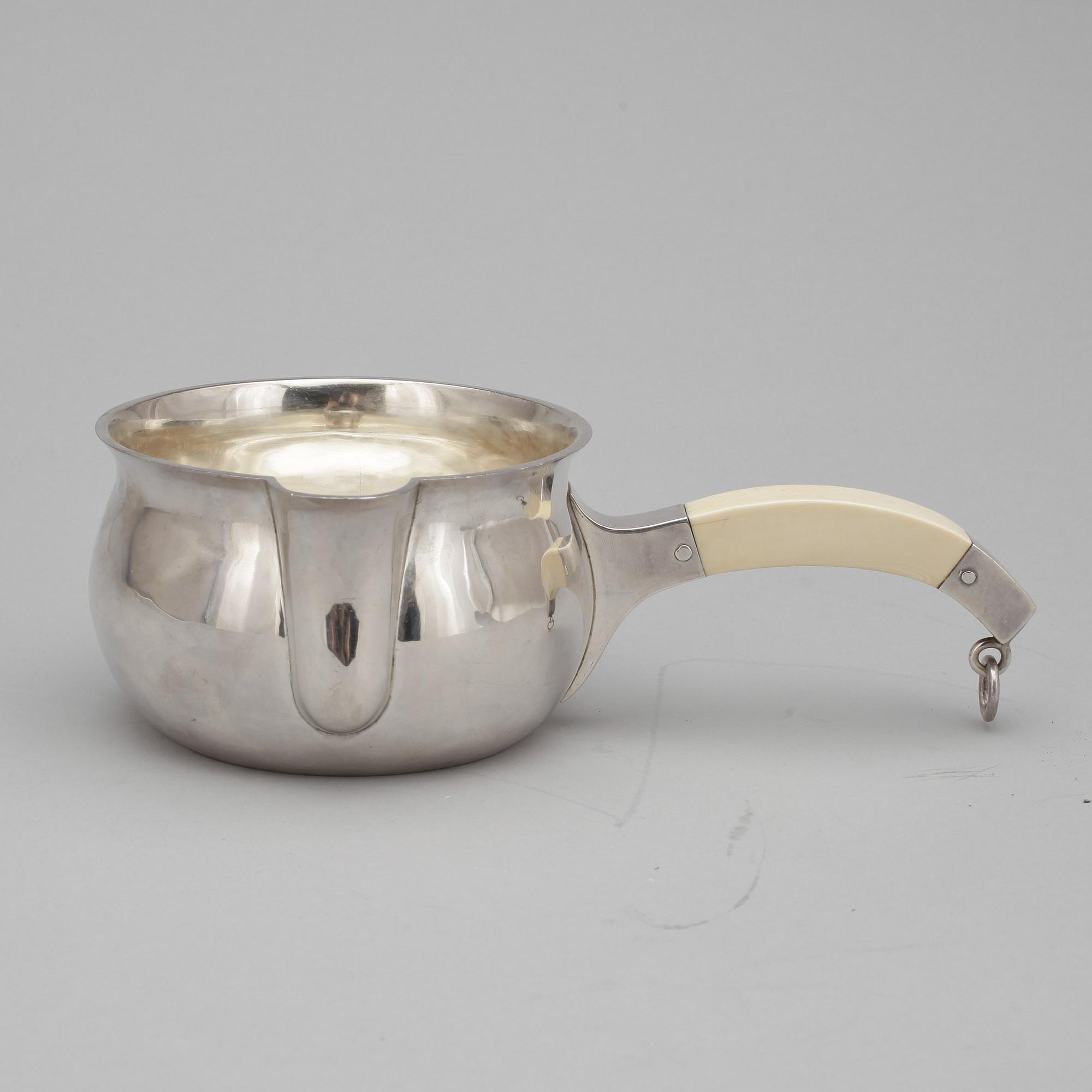 SÅSPANNA, silver resp ben, Bengt Liljedahl, Stockholm 1967. Vikt: 265 gram.