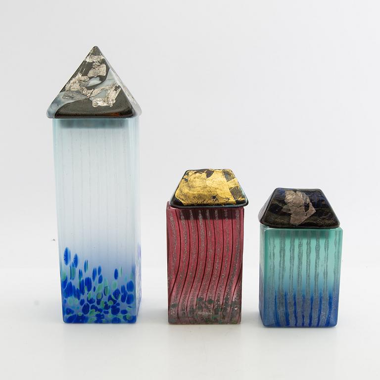 Monica Backström, vaser med lock, 3 st, Kosta Boda.