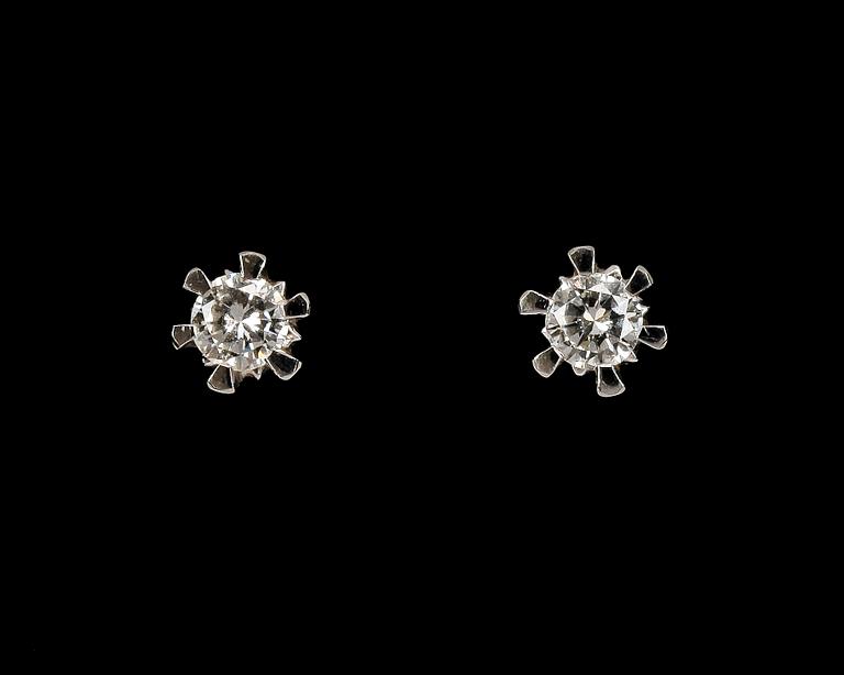 EARSTUDS, brilliant cut diamonds, app. tot. 0.35 cts.