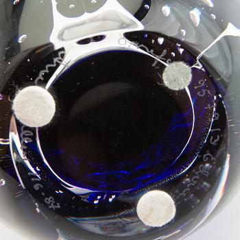 Edvin Öhrström, vase, "The Girl and the Dove", Ariel Orrefors signed 1987.