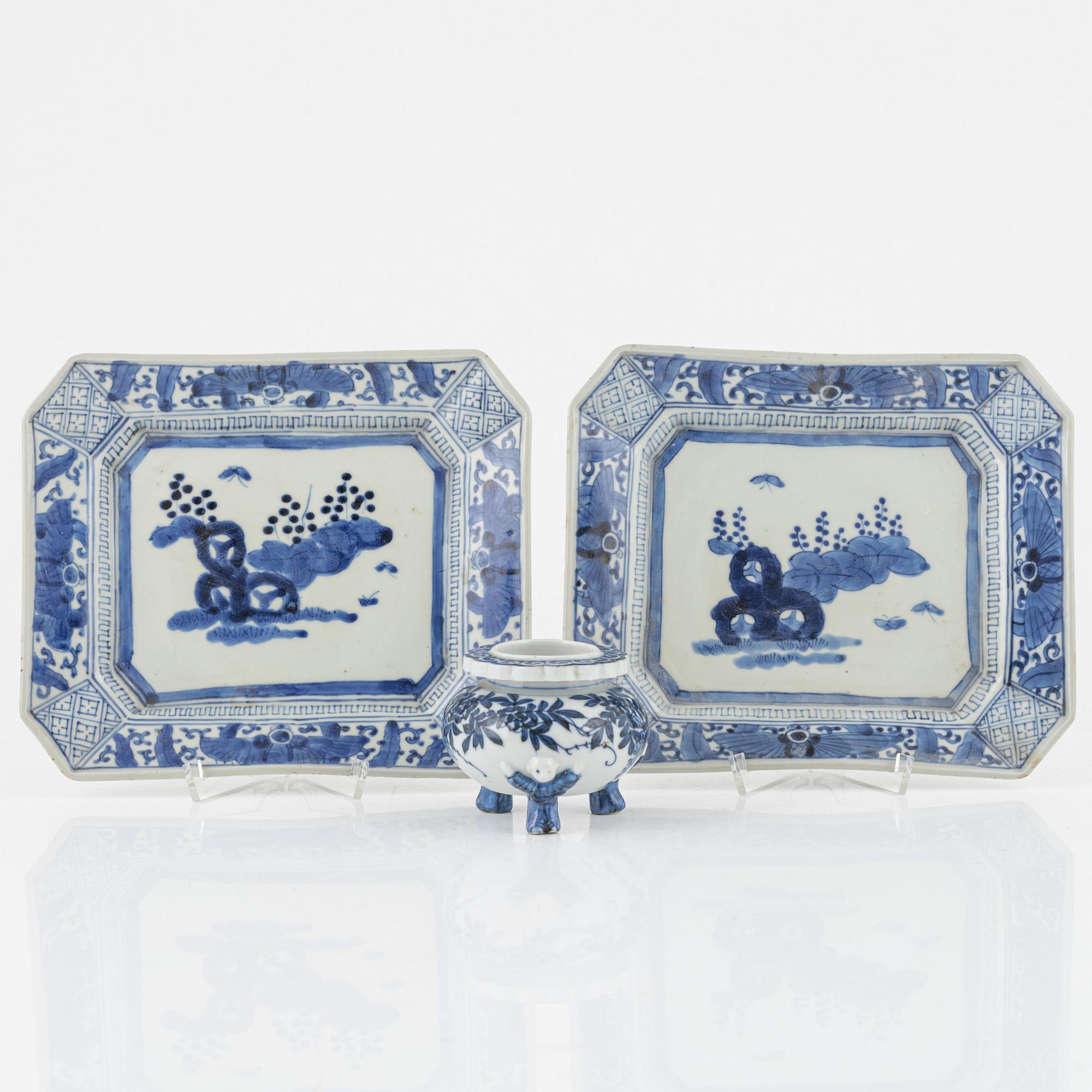 Two porcelain dishes and an incense burner, Japan, 19th century.
