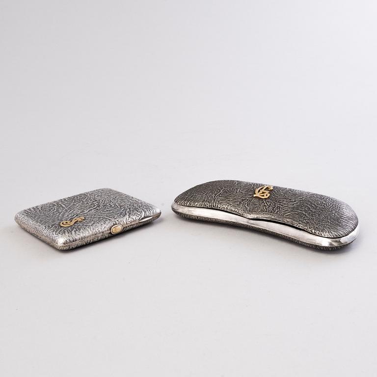 CIGARRETUI, CIGARETTETUI ja GLASÖGONFODRAL, silver, Åbo och Tavastehus 1950-1960-tal.