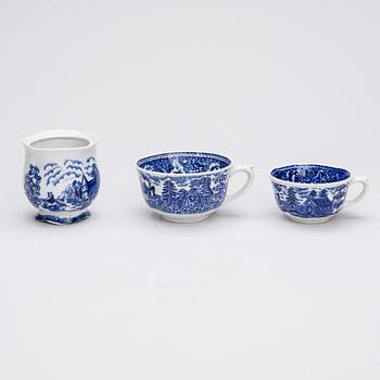 ASTIASTO, 86 osaa, posliinia, "Maisema" Arabia, 1964-1971.