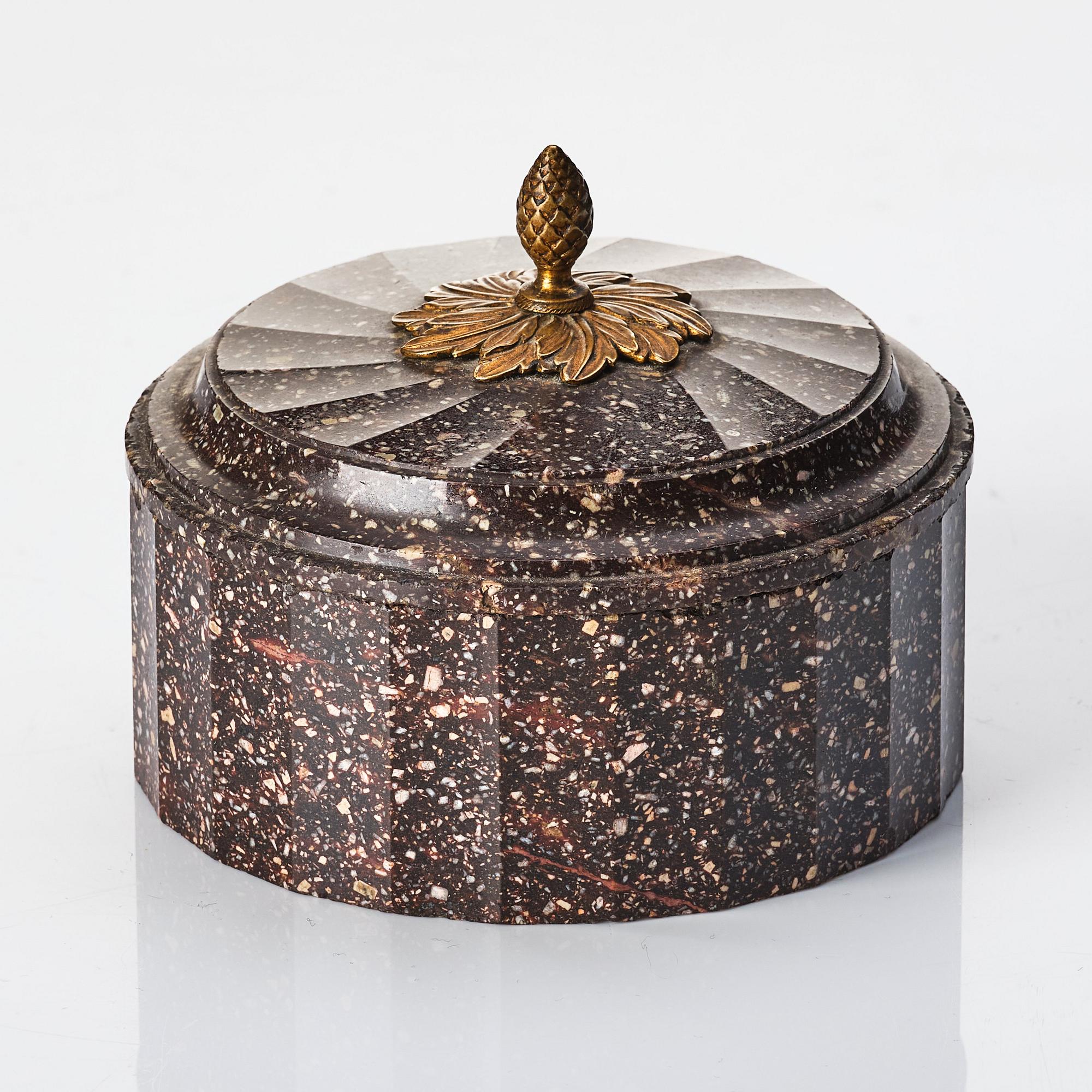Smörask med lock, Älvdalen, 1800-talets början, Empire.