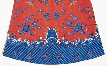 A Chinese semi-formal embroidered silk robe, late Qing dynasty, circa 1900.