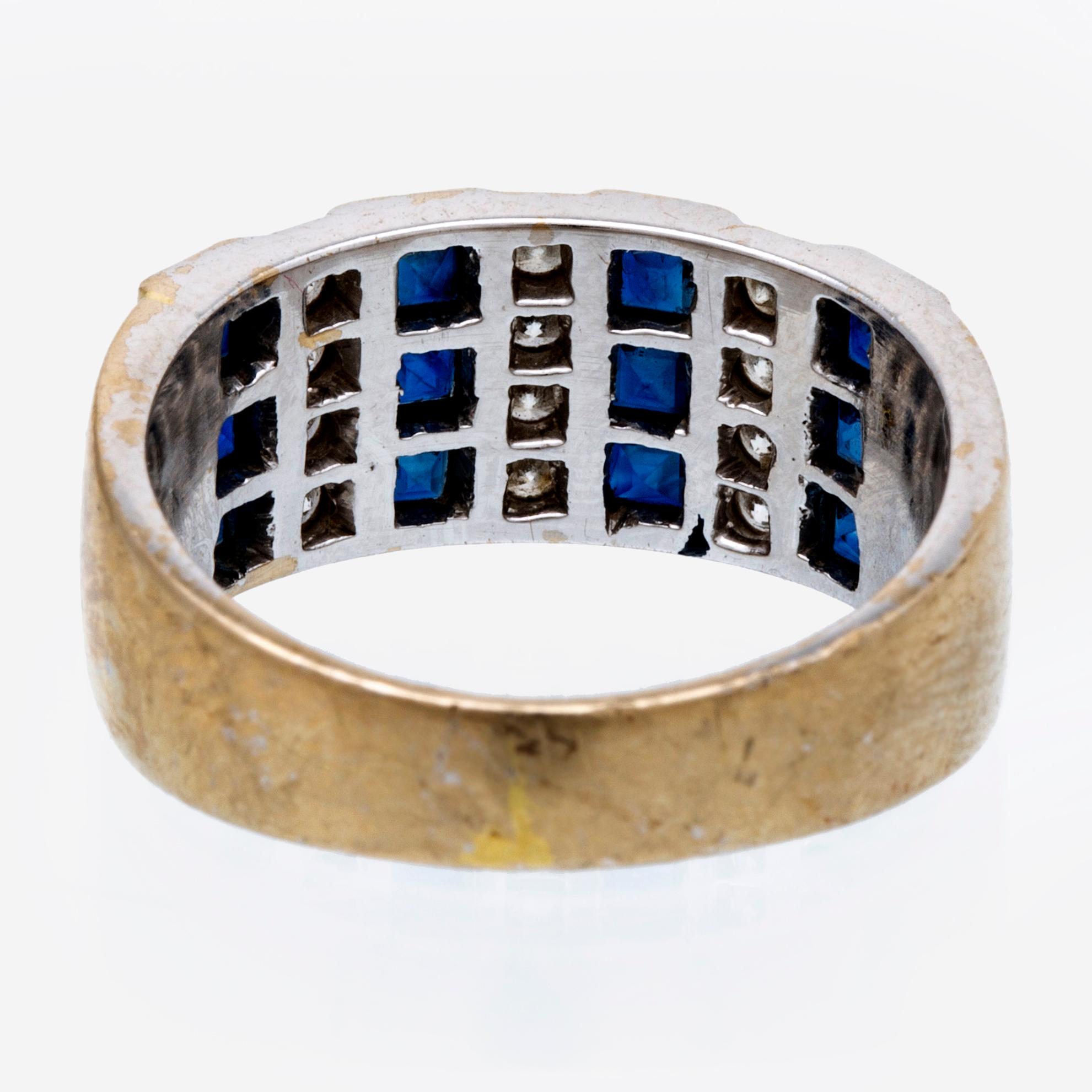 Ring 18K whitegold sapphires and brilliant-cut diamonds approx 0,30 ct in total.