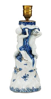 A blue and white base for a lemon basket, Qing dynasty, Jiaqing (1796-1820).