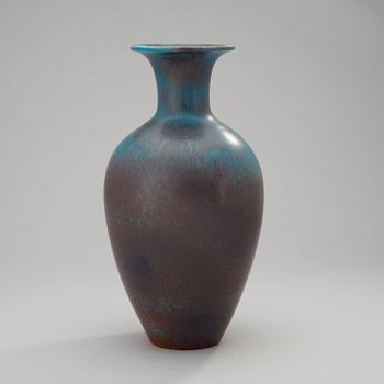 A Gunnar Nylund stoneware vase, Rörstrand 1950's-60's.