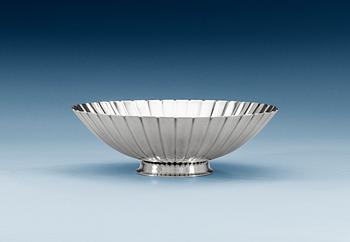 653. A Sigvard Berndotte sterling 'Strawberry bowl'  by Georg Jensen 1945-77, design nr 856 A.
