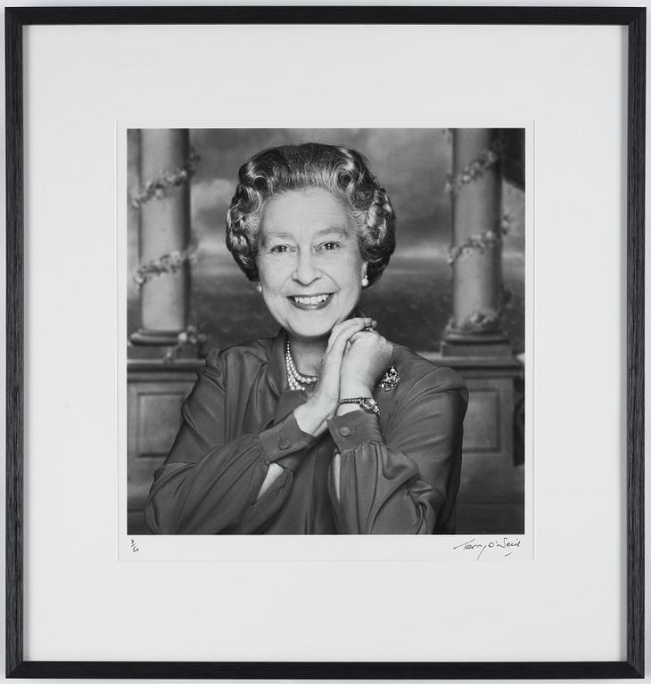 Terry O'Neill, "Queen Elizabeth II, Buckingham Palace, 1990".