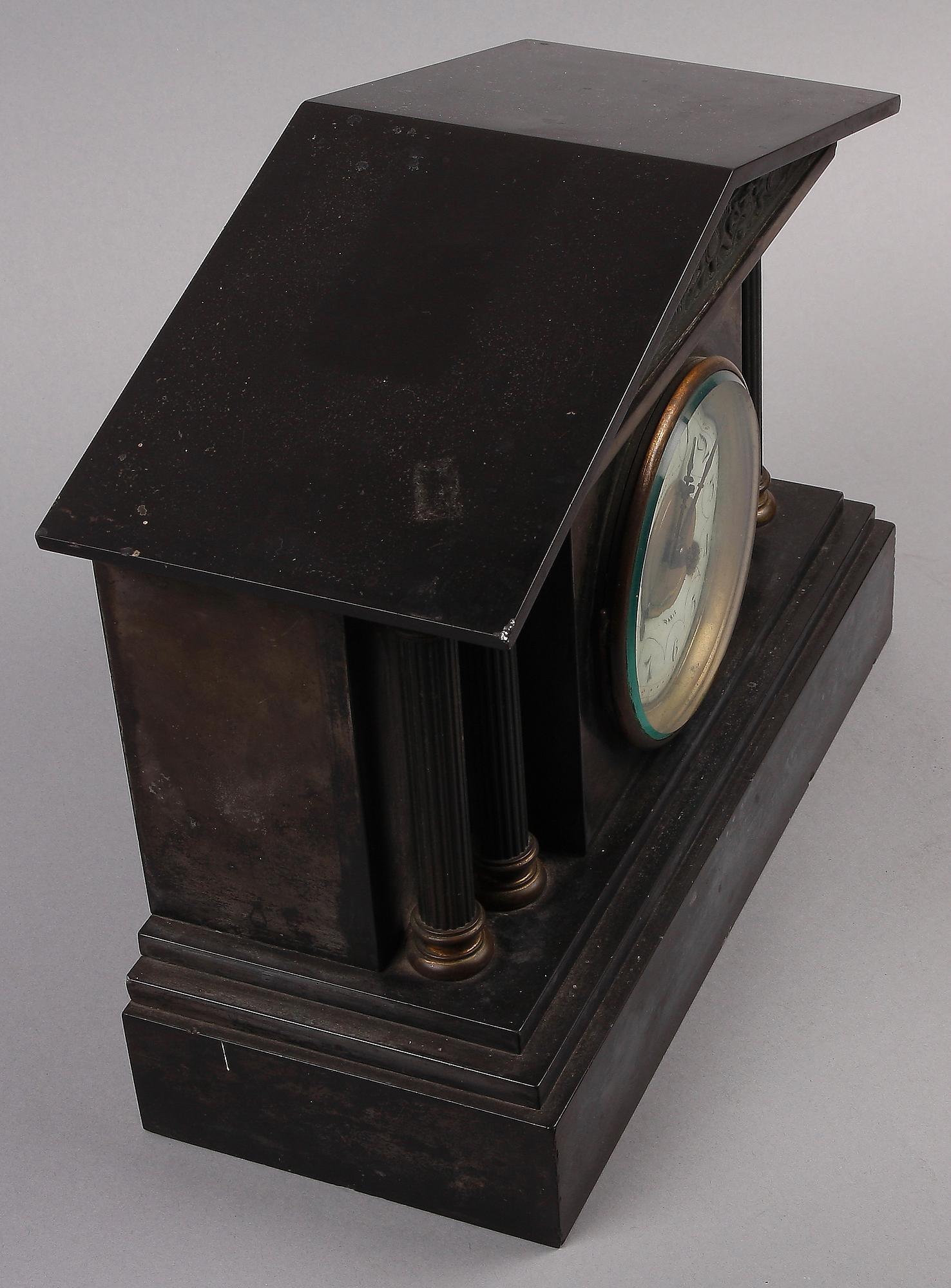 BORDSPENDYL, Maple & Co Ltd, Paris, omkring 1900.