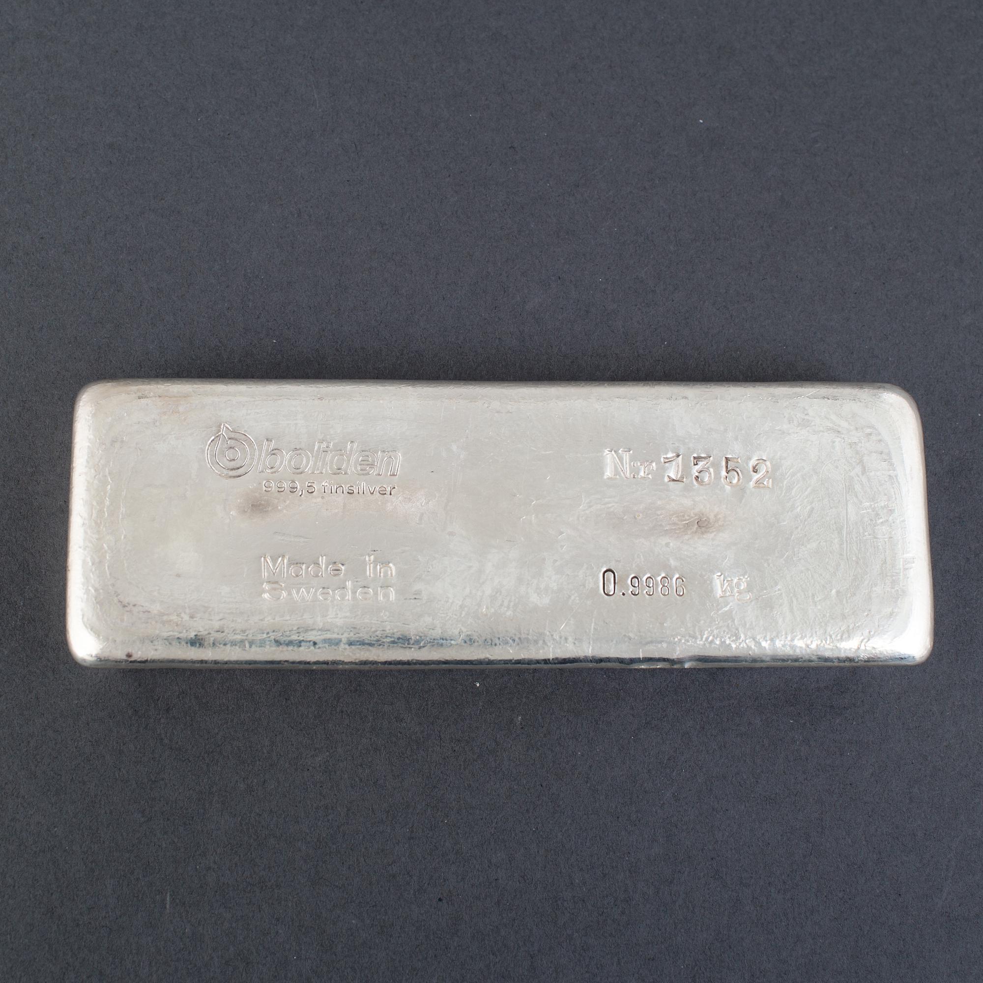SILVERTACKA, 999,5 finsilver, Boliden, Sverige. Vikt ca 1 kg.